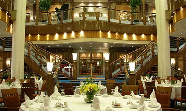 QM2 Dining