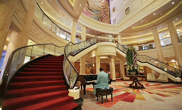 QM2 Lobby